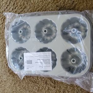 Pampered Chef Mini Fluted Cake Pan 1602